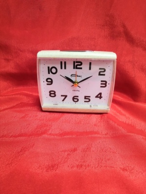 Будильник 941-1 11х10см